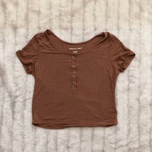 cropped American Eagle t-shirt
